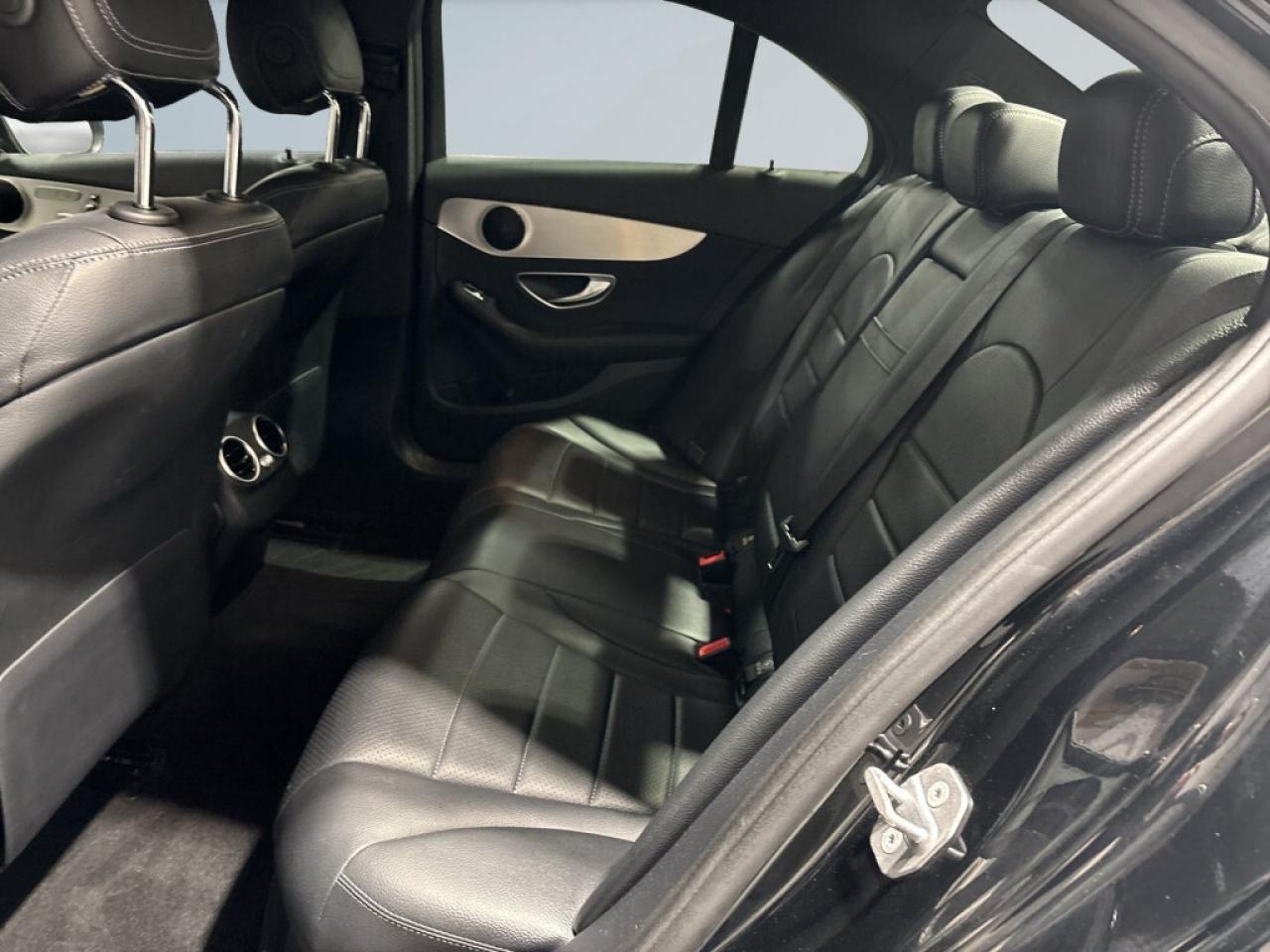 2018 Mercedes-Benz C-Class C 300 4MATIC/ AMG Pkg/Sunroof/NAVI/Leather/Back up Photo