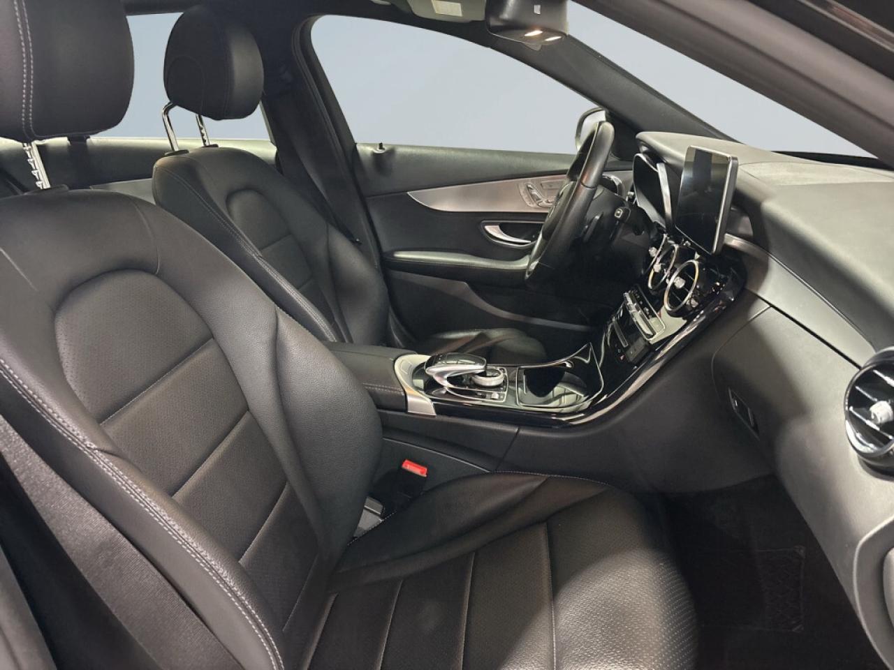 2018 Mercedes-Benz C-Class C 300 4MATIC/ AMG Pkg/Sunroof/NAVI/Leather/Back up Photo