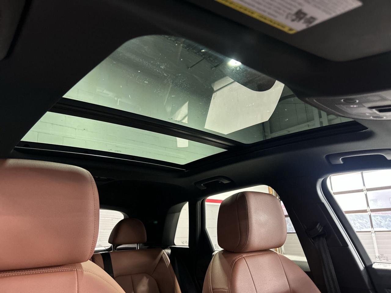 2020 Audi Q3 Komfort / quattro / Leather / Sunroof / NAVI / Bac Photo