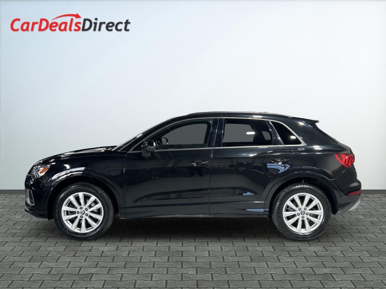 2020 Audi Q3 Komfort / quattro / Leather / Sunroof / NAVI / Bac Photo