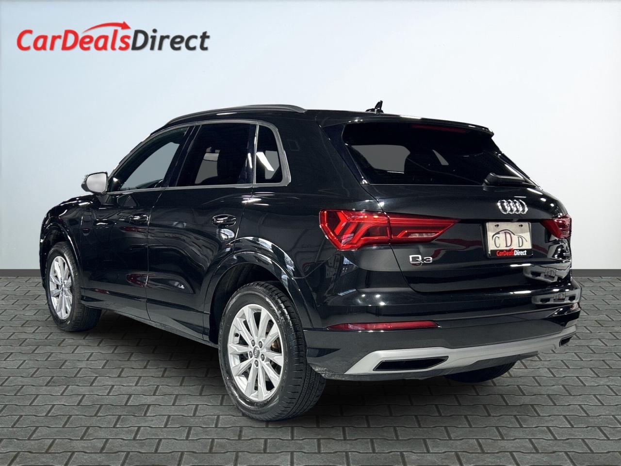 2020 Audi Q3 Komfort / quattro / Leather / Sunroof / NAVI / Bac Photo