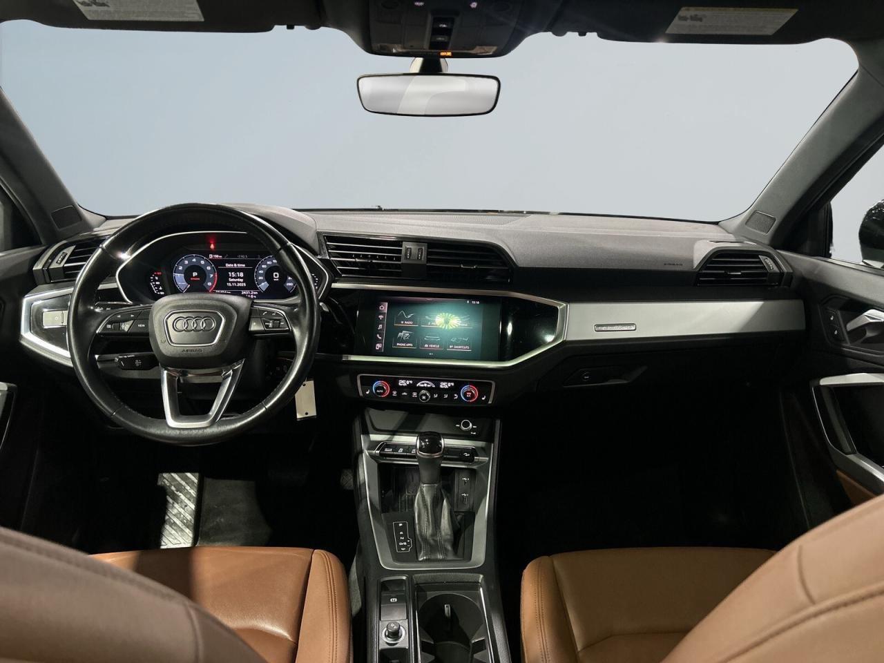 2020 Audi Q3 Komfort / quattro / Leather / Sunroof / NAVI / Bac Photo