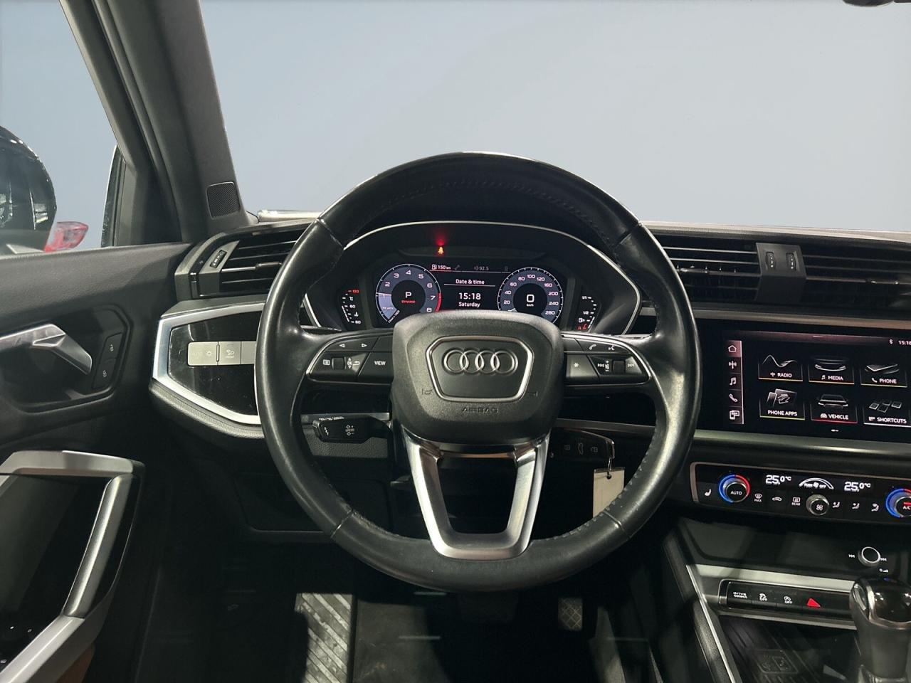 2020 Audi Q3 Komfort / quattro / Leather / Sunroof / NAVI / Bac Photo