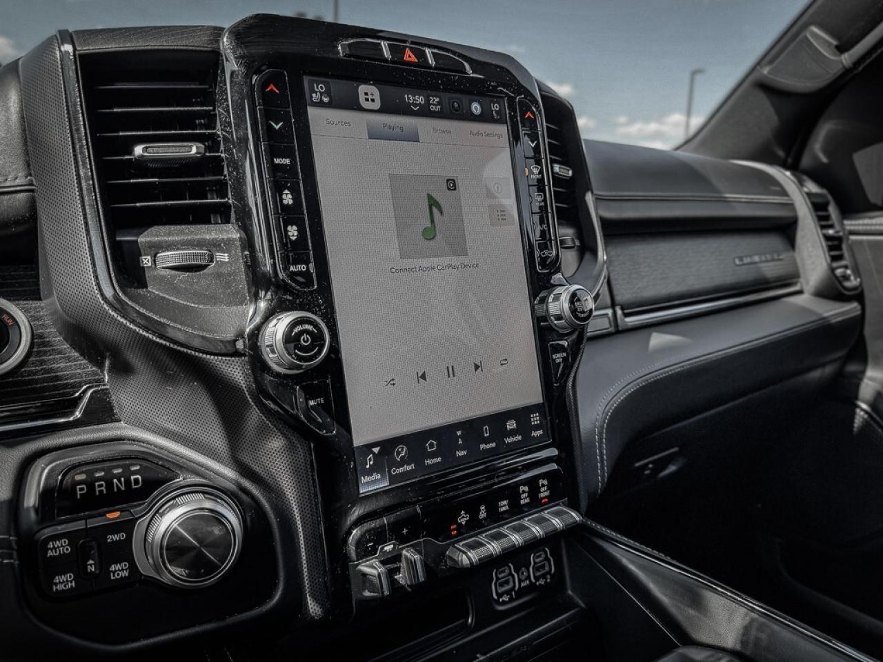 2022 RAM 1500 Limited   CREW   PWR BOARDS   12 DISPLAY   TRAILER Photo