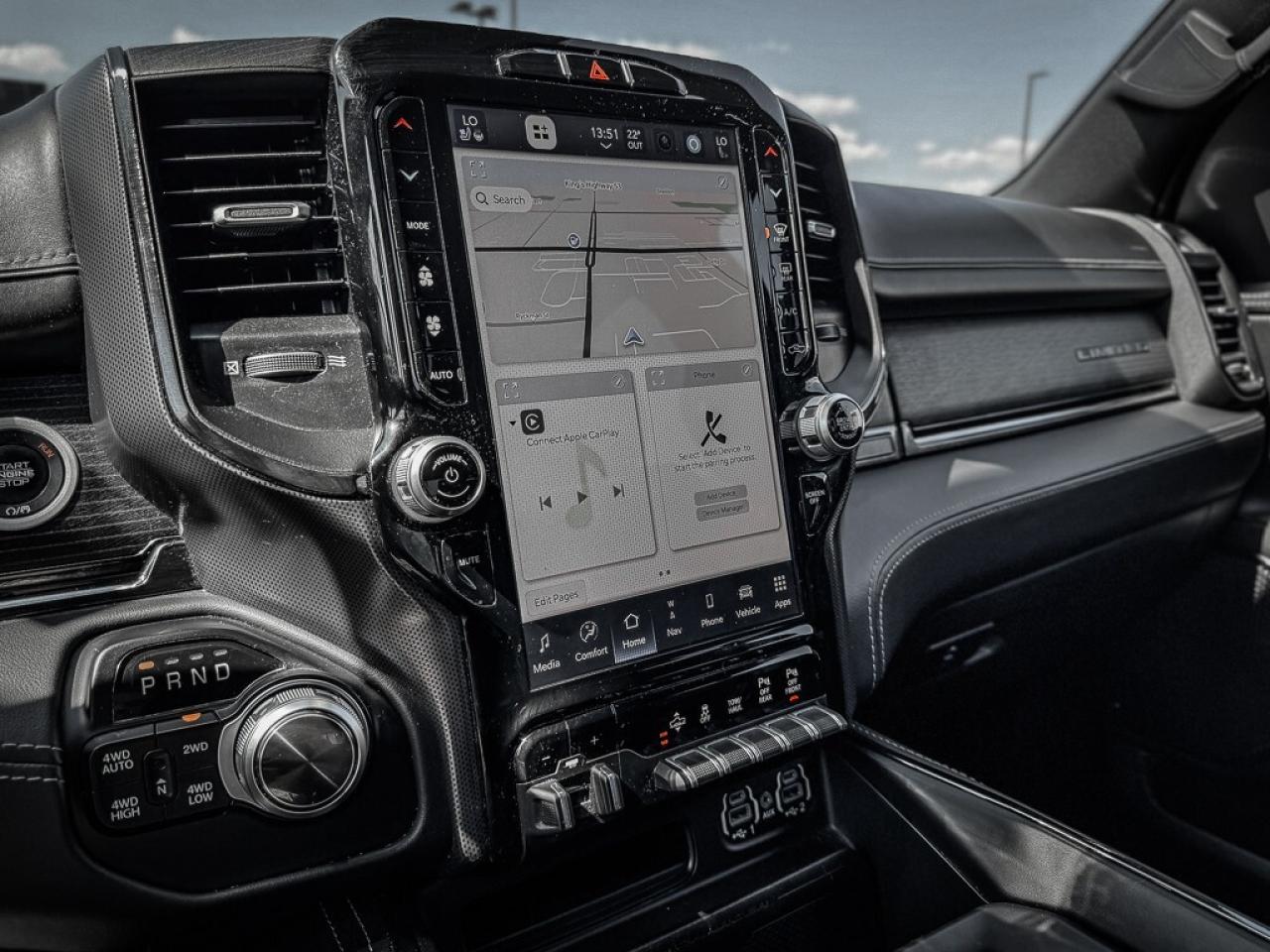 2022 RAM 1500 Limited   CREW   PWR BOARDS   12 DISPLAY   TRAILER Photo