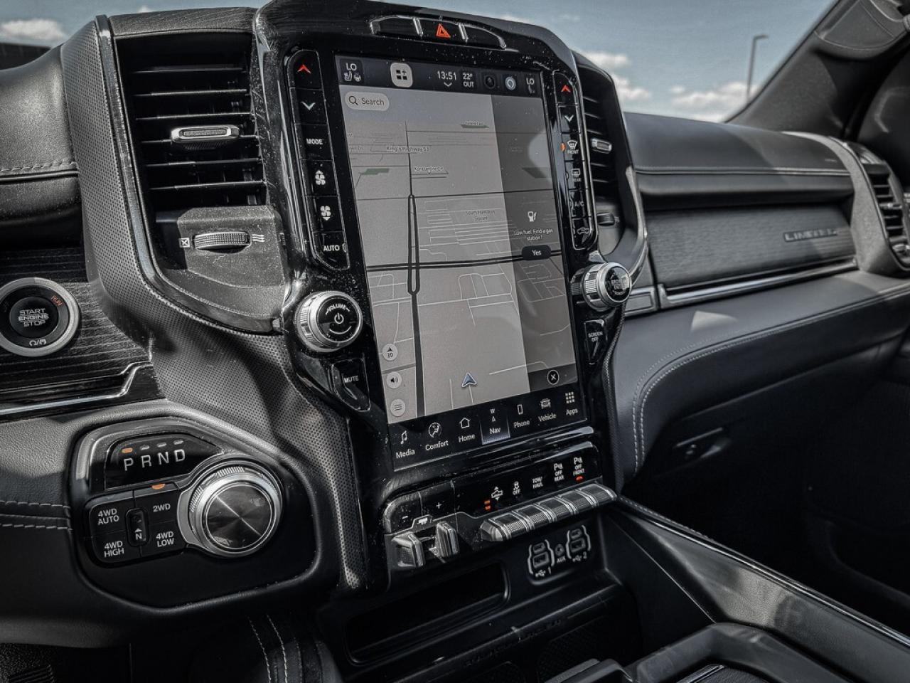 2022 RAM 1500 Limited   CREW   PWR BOARDS   12 DISPLAY   TRAILER Photo