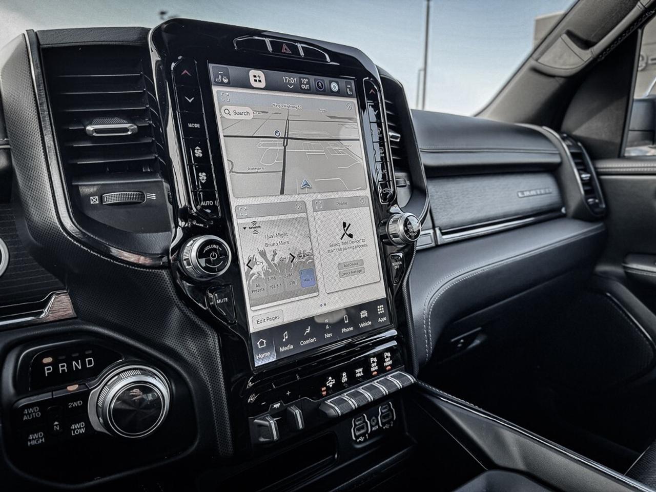 2022 RAM 1500 Limited   CREW   PWR BOARDS   12 DISPLAY   TRAILER Photo