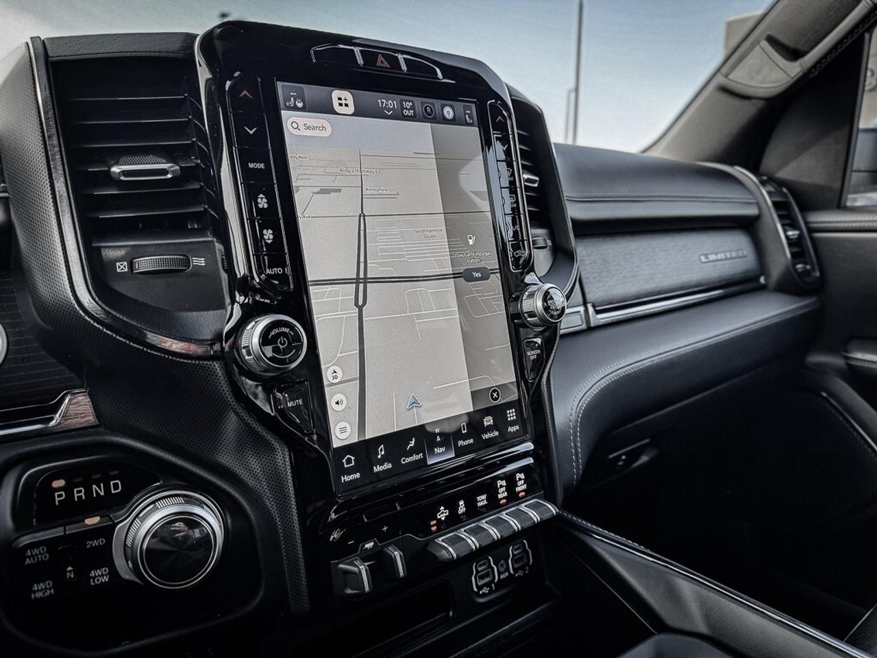 2022 RAM 1500 Limited   CREW   PWR BOARDS   12 DISPLAY   TRAILER Photo