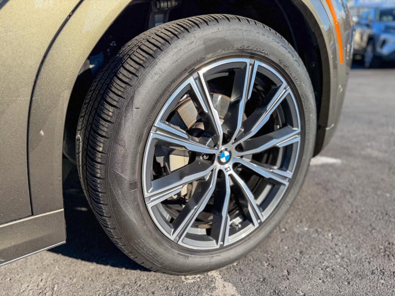 2022 BMW X6 xDrive40i Coupe/NAVI/PANO/BSM/HUD/ACC/360 CAMERA Photo