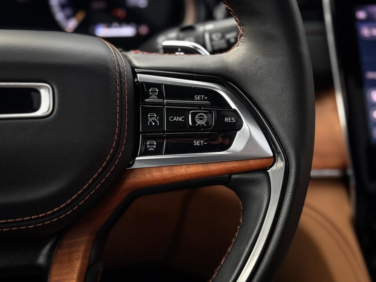 2024 Jeep Grand Cherokee Summit   RESERVE   MCINTOSH AUDIO   PASS DISPLAY Photo