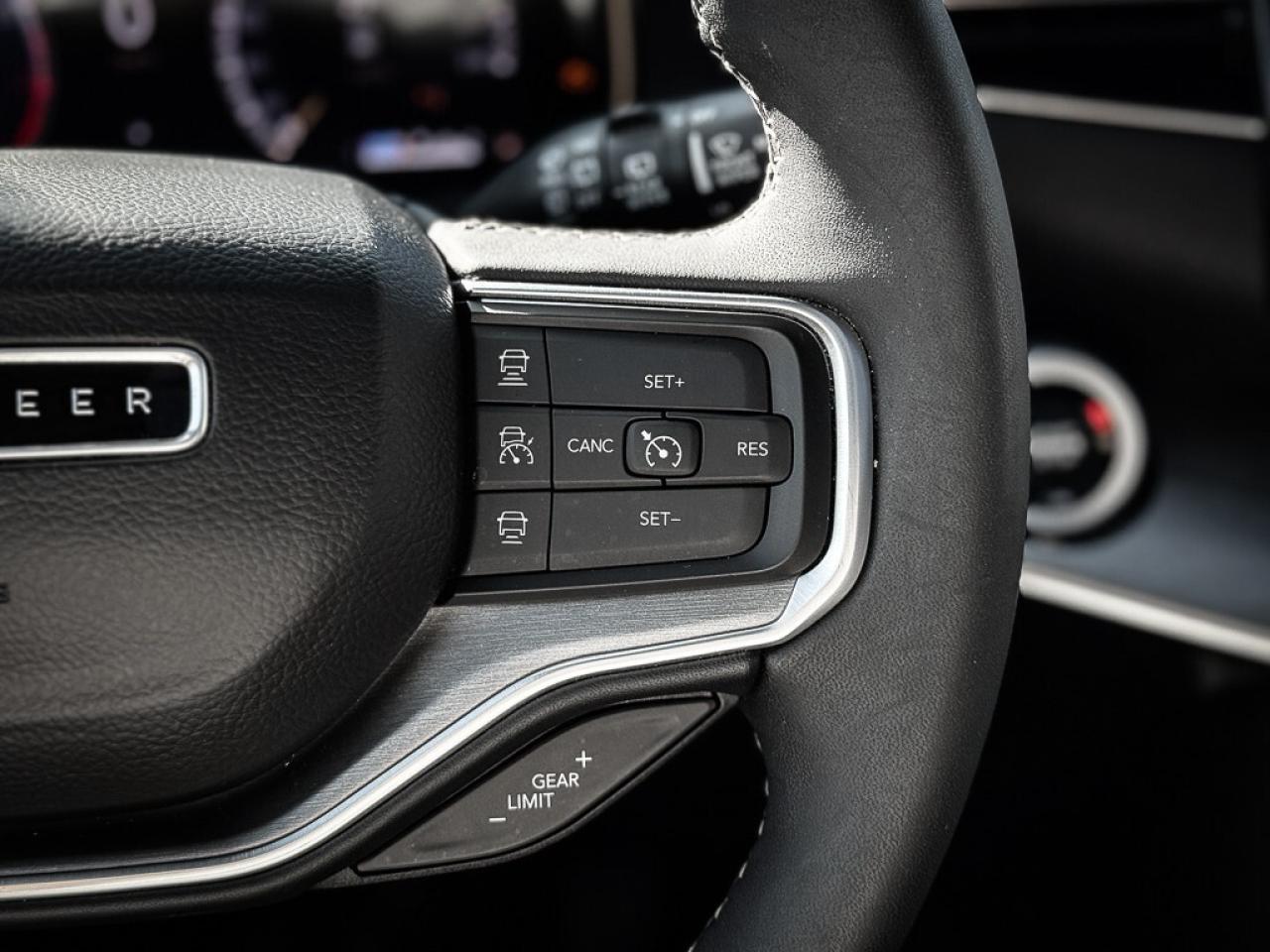 2024 Jeep Wagoneer Series II Carbide   SERIES 2   CARBIDE   HEAVY DUT Photo