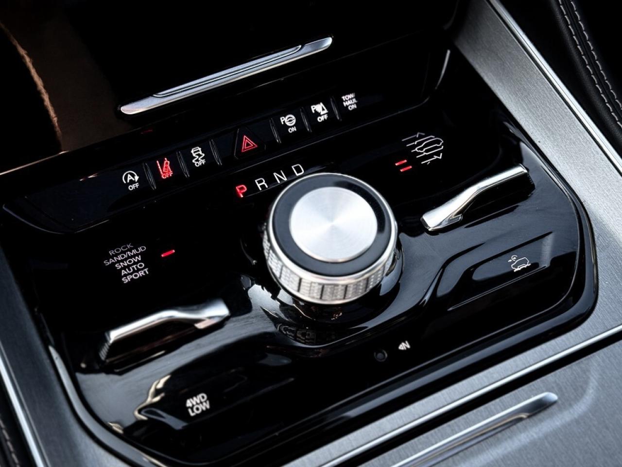 2024 Jeep Wagoneer Series II Carbide   SERIES 2   CARBIDE   HEAVY DUT Photo