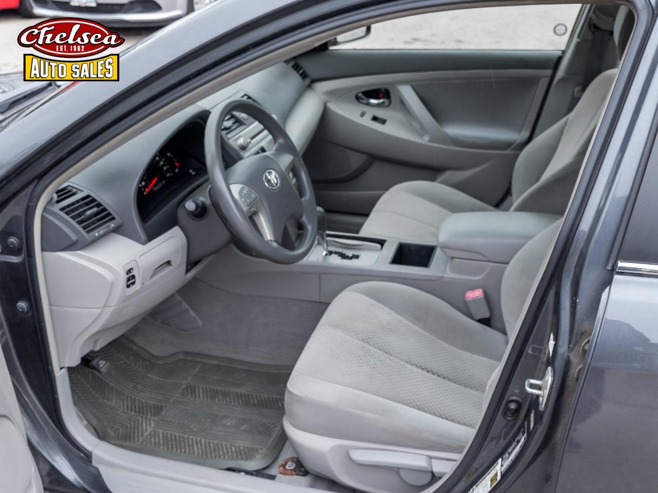 2009 Toyota Camry CE 5-Spd AT Photo