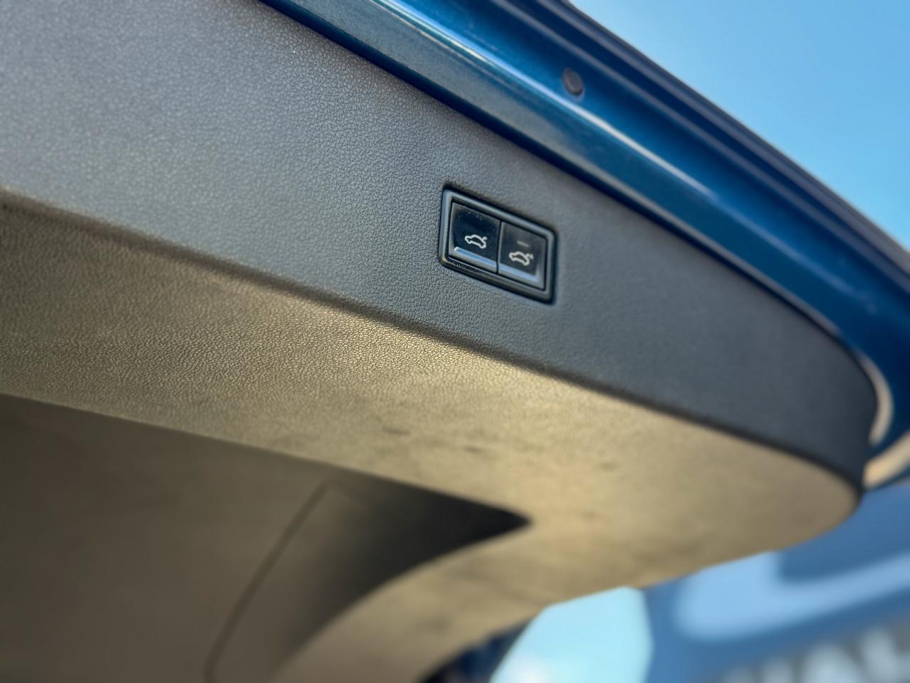 2018 Volkswagen Tiguan Highline 4MOTION/BSM/NAVI/PANO/REMOTE/360 CAMERA Photo