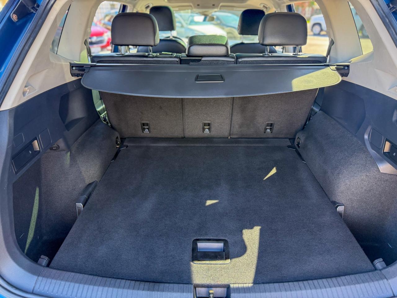 2018 Volkswagen Tiguan Highline 4MOTION/BSM/NAVI/PANO/REMOTE/360 CAMERA Photo