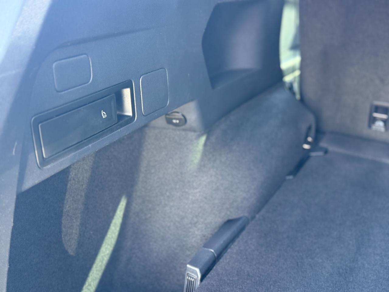 2018 Volkswagen Tiguan Highline 4MOTION/BSM/NAVI/PANO/REMOTE/360 CAMERA Photo