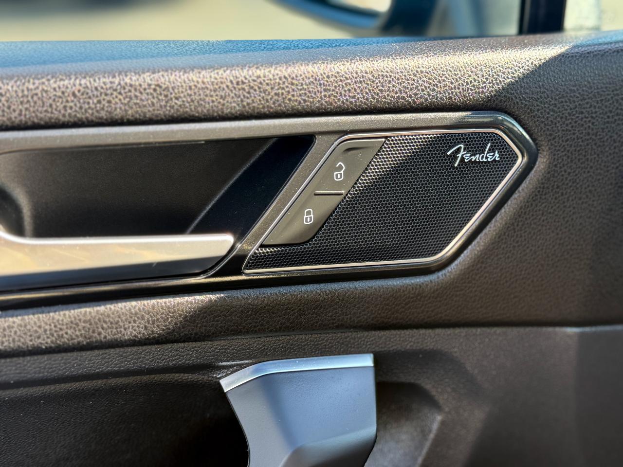 2018 Volkswagen Tiguan Highline 4MOTION/BSM/NAVI/PANO/REMOTE/360 CAMERA Photo