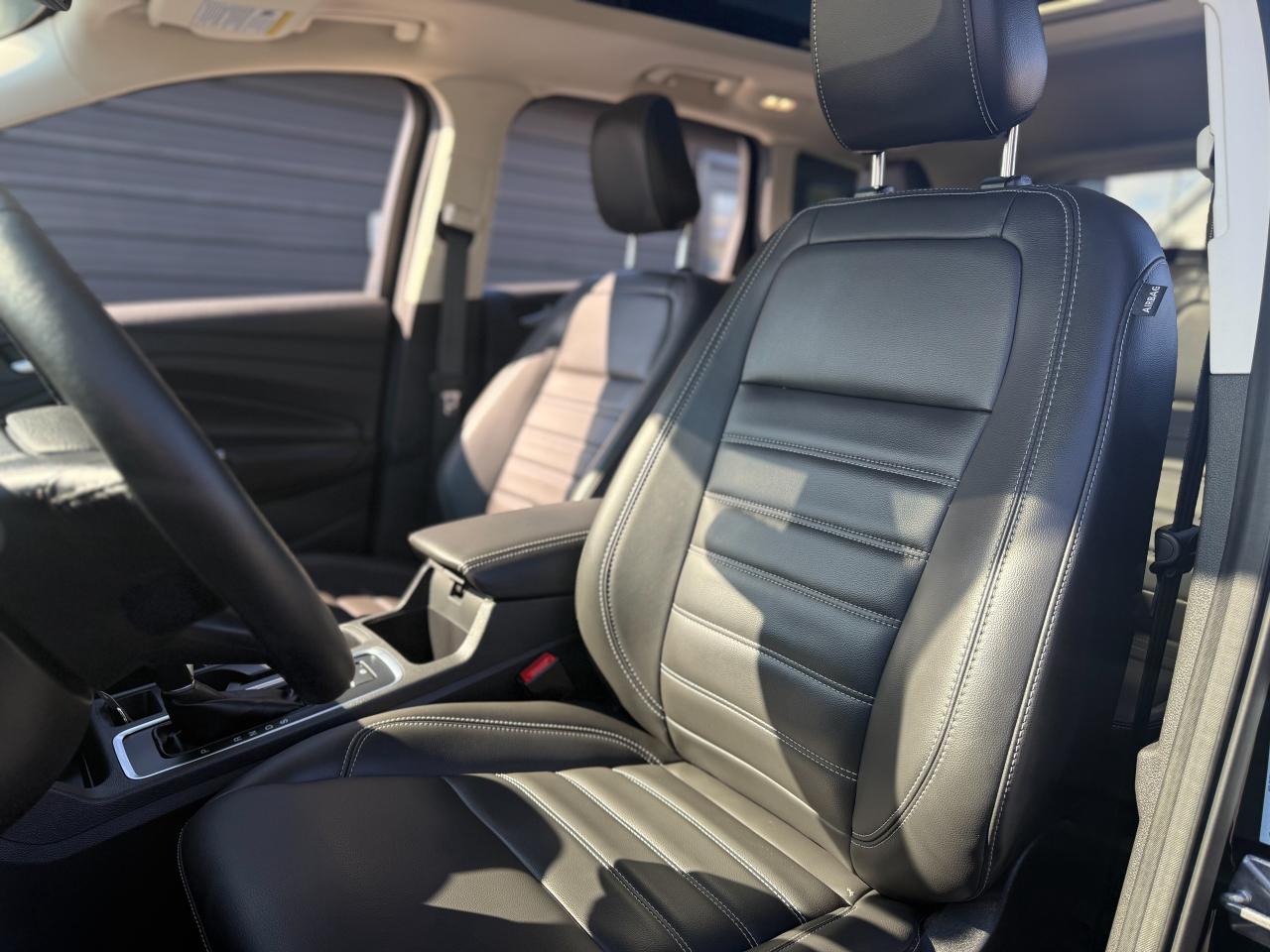 2019 Ford Escape SEL/LOW KM/NAVI/CAMERA/ROOF/REMOTE/NO ACCIDENTS Photo