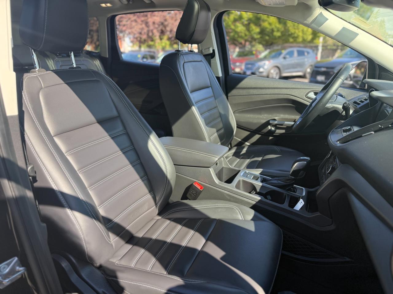 2019 Ford Escape SEL/LOW KM/NAVI/CAMERA/ROOF/REMOTE/NO ACCIDENTS Photo