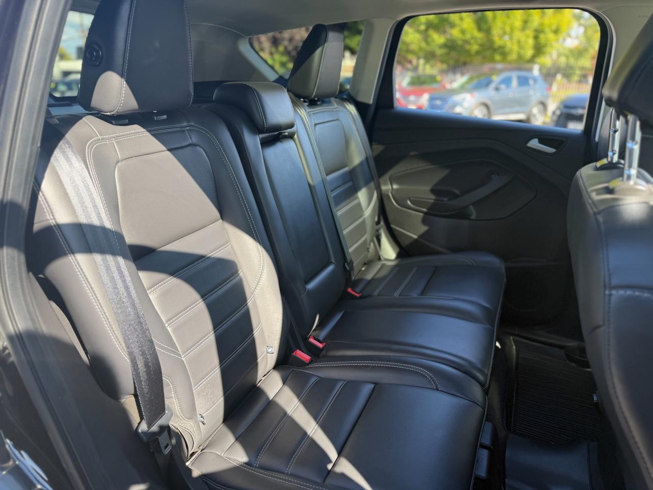 2019 Ford Escape SEL/LOW KM/NAVI/CAMERA/ROOF/REMOTE/NO ACCIDENTS Photo