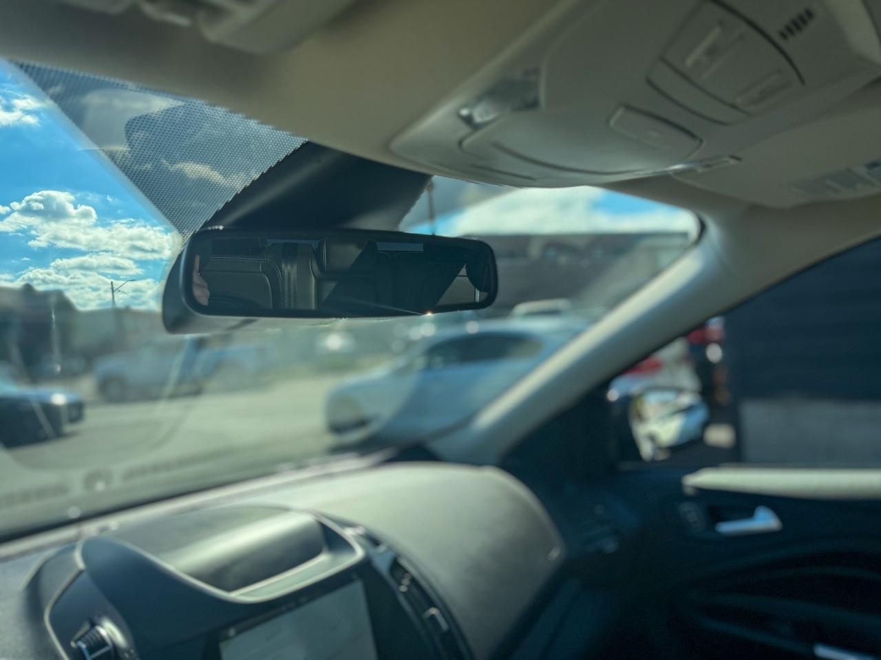 2019 Ford Escape SEL/LOW KM/NAVI/CAMERA/ROOF/REMOTE/NO ACCIDENTS Photo