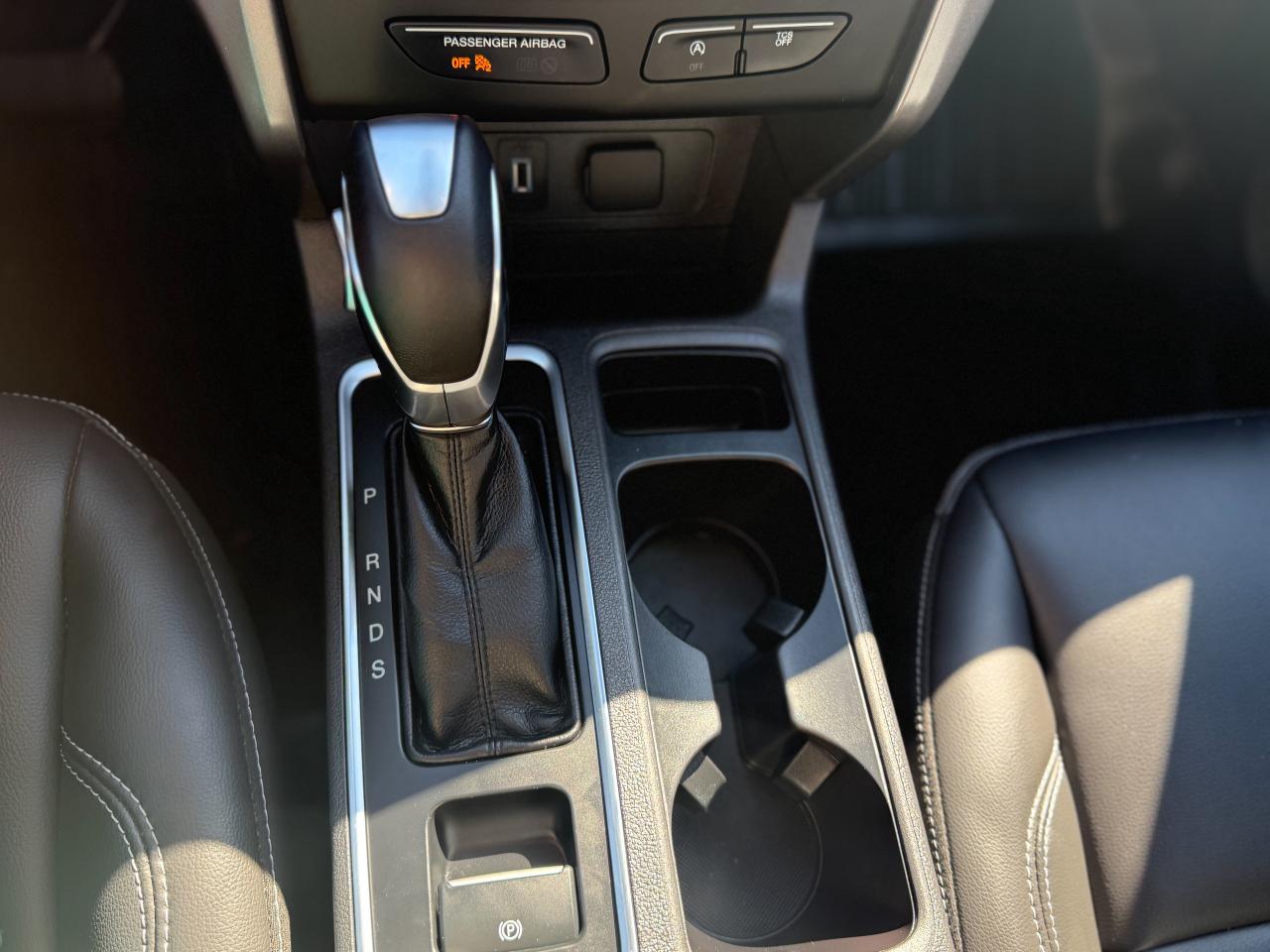 2019 Ford Escape SEL/LOW KM/NAVI/CAMERA/ROOF/REMOTE/NO ACCIDENTS Photo