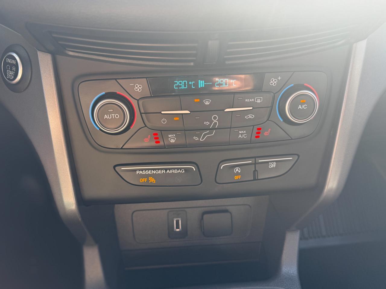 2019 Ford Escape SEL/LOW KM/NAVI/CAMERA/ROOF/REMOTE/NO ACCIDENTS Photo