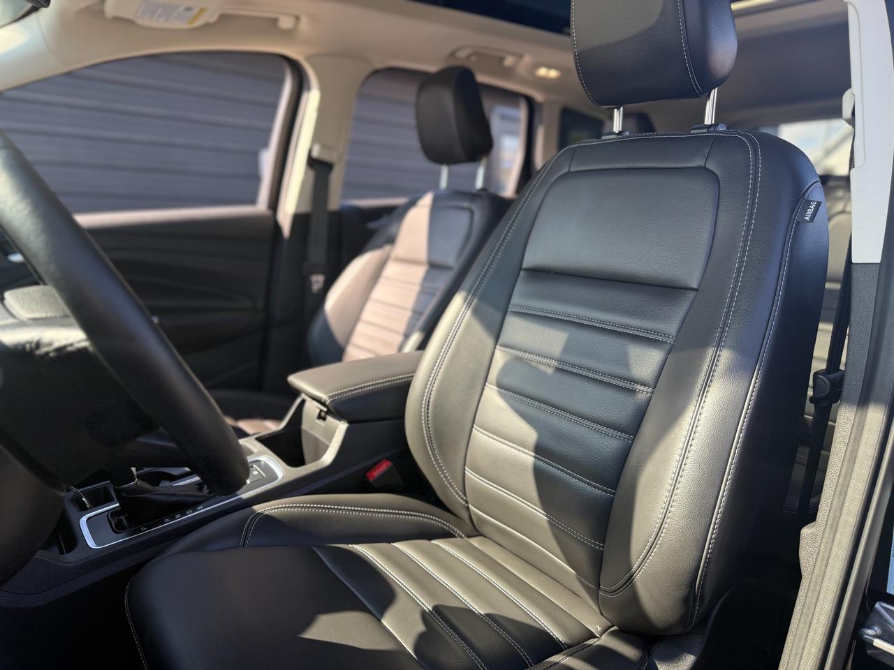 2019 Ford Escape SEL/LOW KM/NAVI/CAMERA/ROOF/REMOTE/NO ACCIDENTS Photo