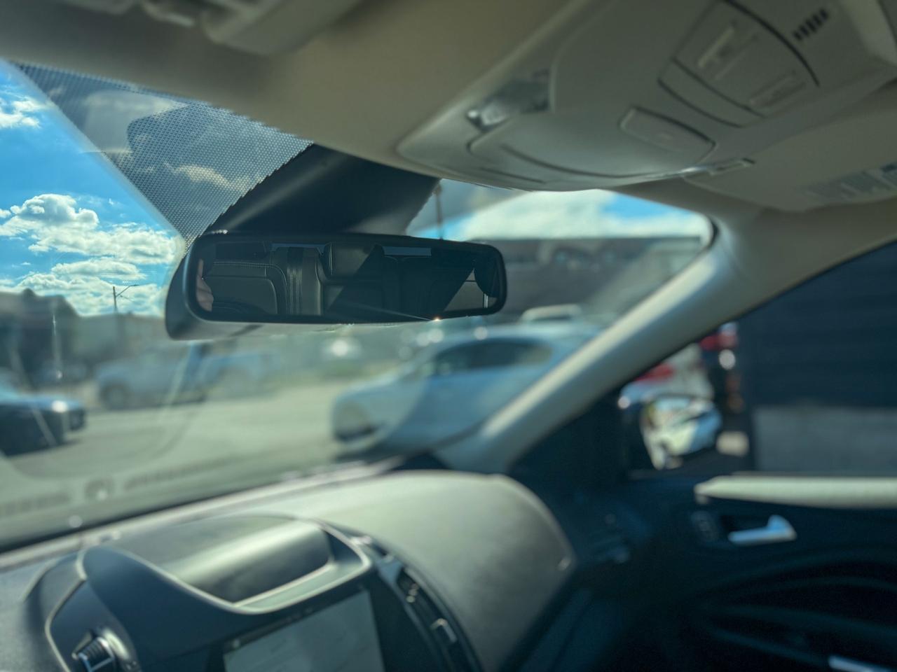 2019 Ford Escape SEL/LOW KM/NAVI/CAMERA/ROOF/REMOTE/NO ACCIDENTS Photo