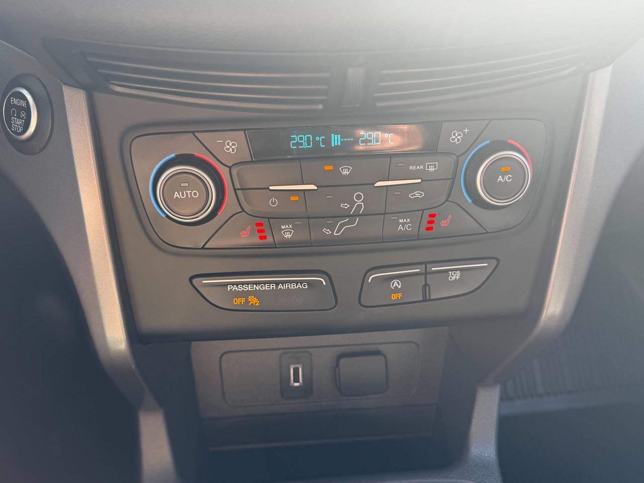 2019 Ford Escape SEL/LOW KM/NAVI/CAMERA/ROOF/REMOTE/NO ACCIDENTS Photo