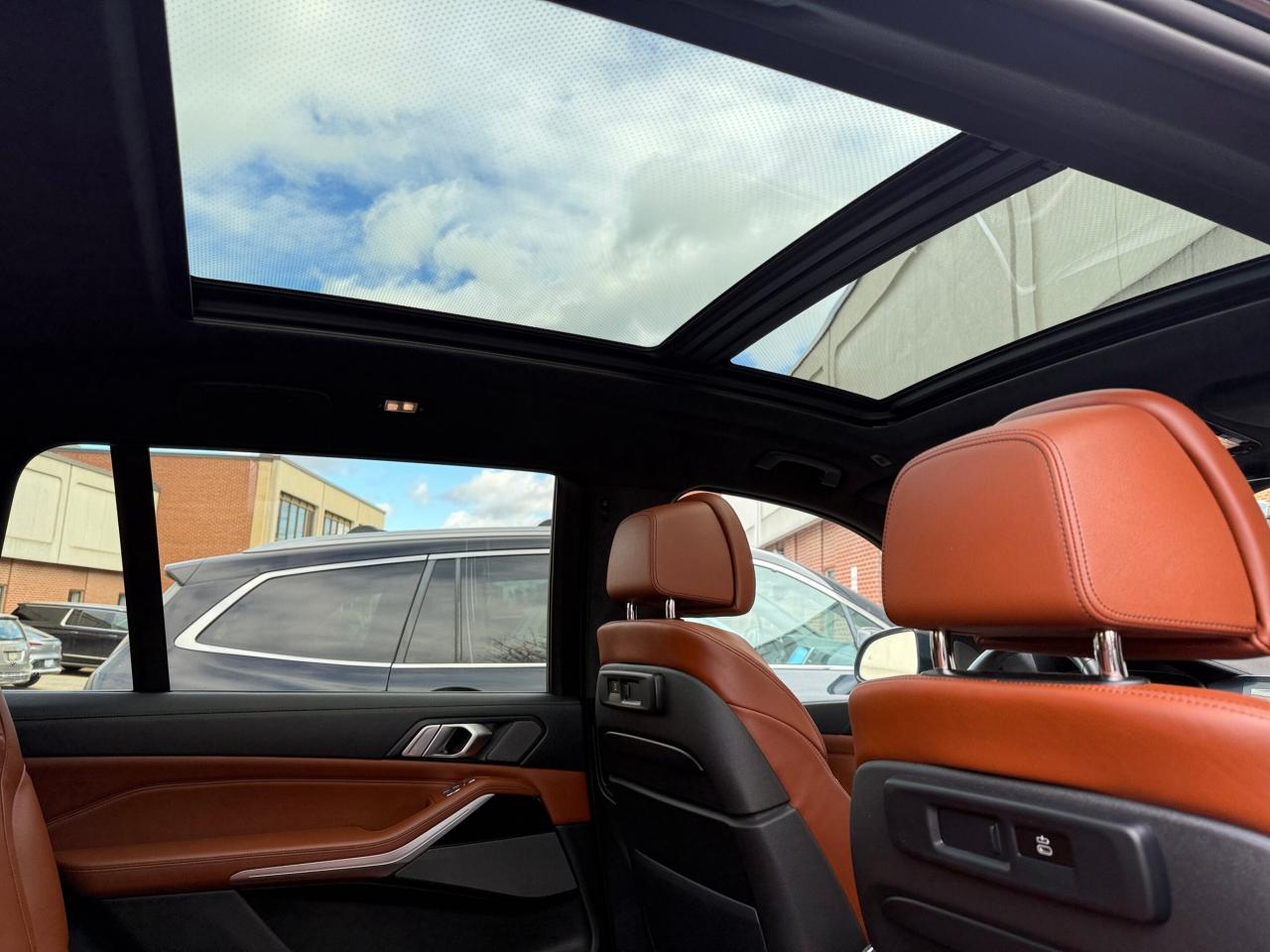 2022 BMW X7 M50i Sports Activity Vehicle Photo