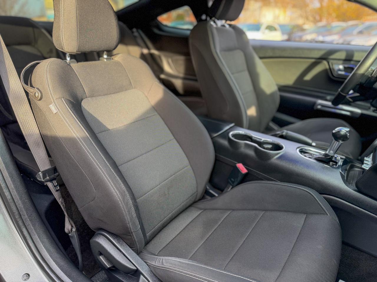 2015 Ford Mustang Fastback   NAVI   REMOTE   NO ACCIDENTS   3.7L Photo