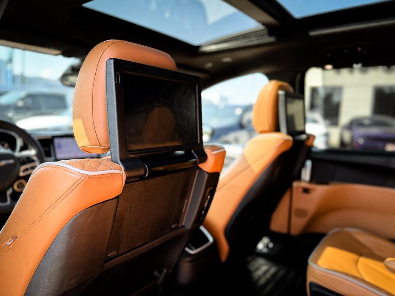 2023 Chrysler Pacifica Hybrid Pinnacle   DUAL VIDEO SCREENS   360 CAM   ADAPTIVE Photo