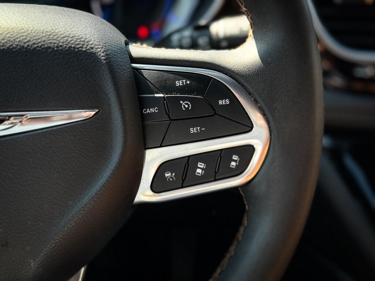 2023 Chrysler Pacifica Hybrid Pinnacle   DUAL VIDEO SCREENS   360 CAM   ADAPTIVE Photo