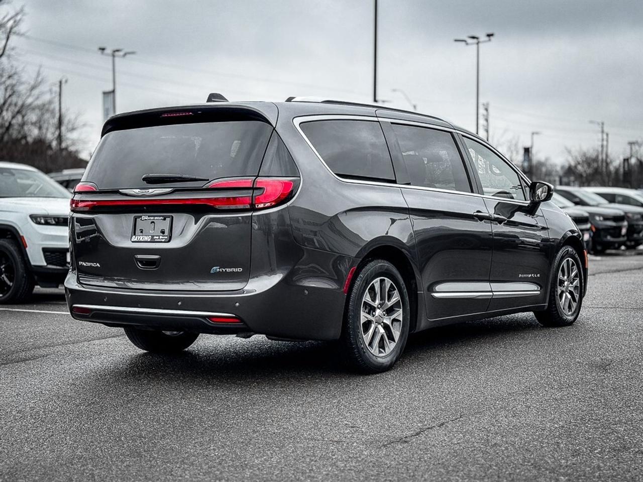 2023 Chrysler Pacifica Hybrid Pinnacle   DUAL VIDEO SCREENS   360 CAM   ADAPTIVE Photo