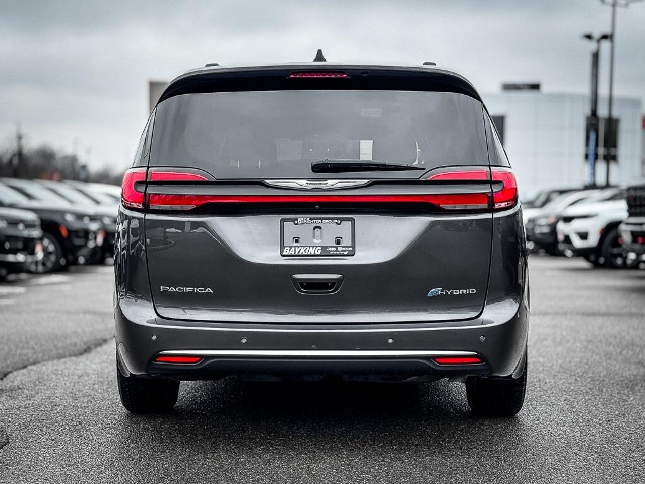 2023 Chrysler Pacifica Hybrid Pinnacle   DUAL VIDEO SCREENS   360 CAM   ADAPTIVE Photo