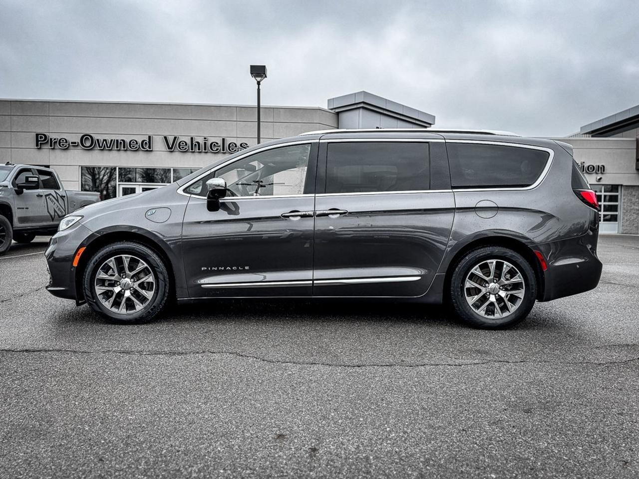2023 Chrysler Pacifica Hybrid Pinnacle   DUAL VIDEO SCREENS   360 CAM   ADAPTIVE Photo