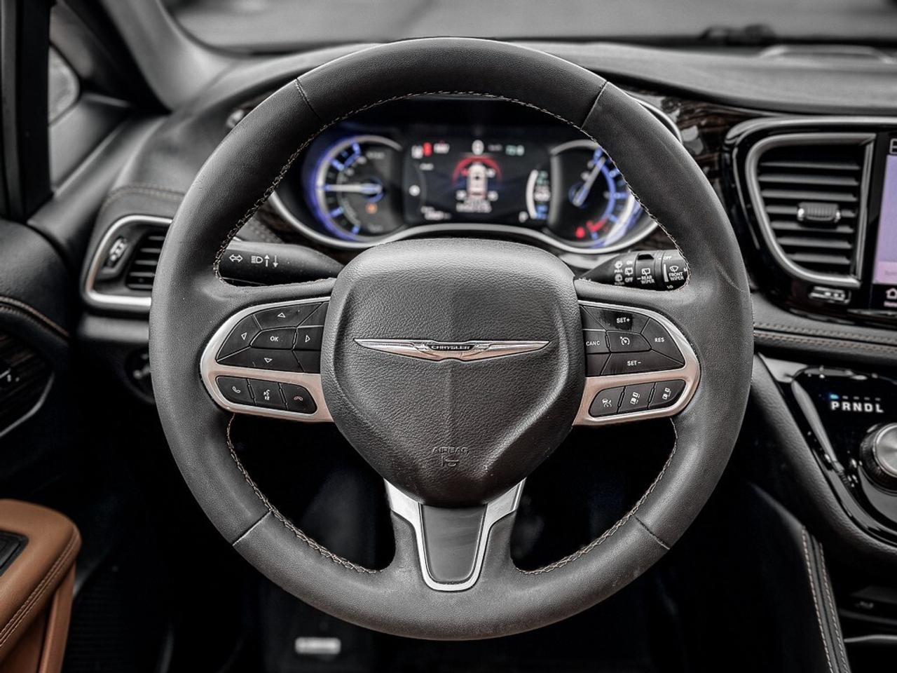 2023 Chrysler Pacifica Hybrid Pinnacle   DUAL VIDEO SCREENS   360 CAM   ADAPTIVE Photo