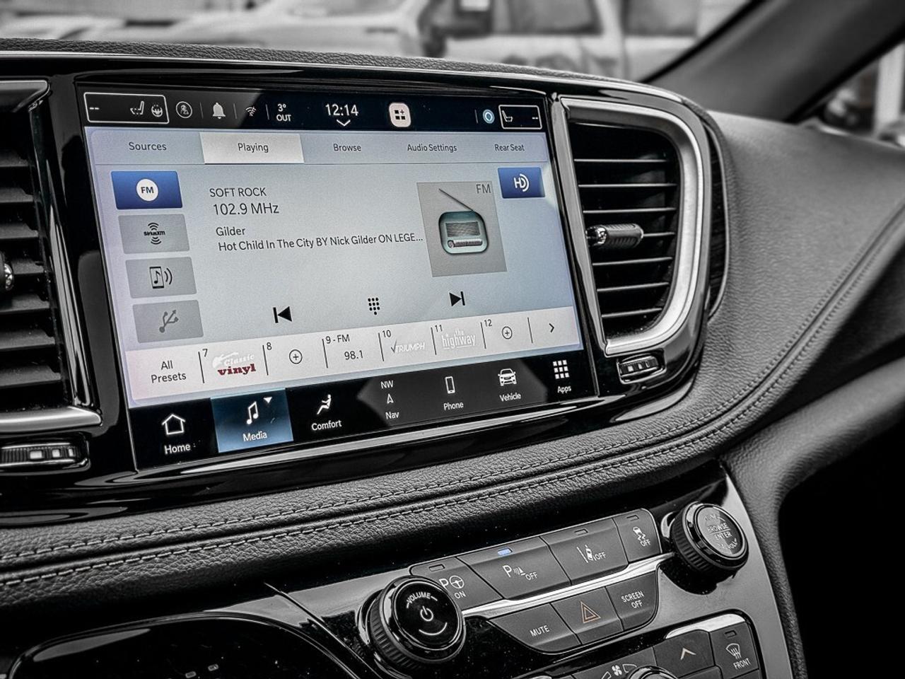 2023 Chrysler Pacifica Hybrid Pinnacle   DUAL VIDEO SCREENS   360 CAM   ADAPTIVE Photo
