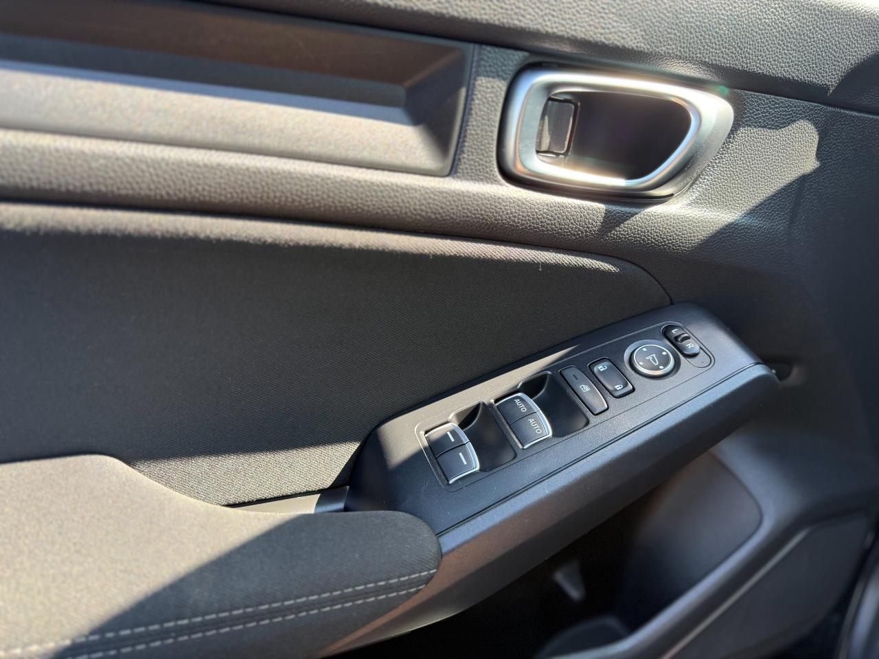 2022 Honda Civic Sedan LX/LOW KM/BSM/REMOTE/ACC/LDA/2L/PUSH START BUTTON Photo