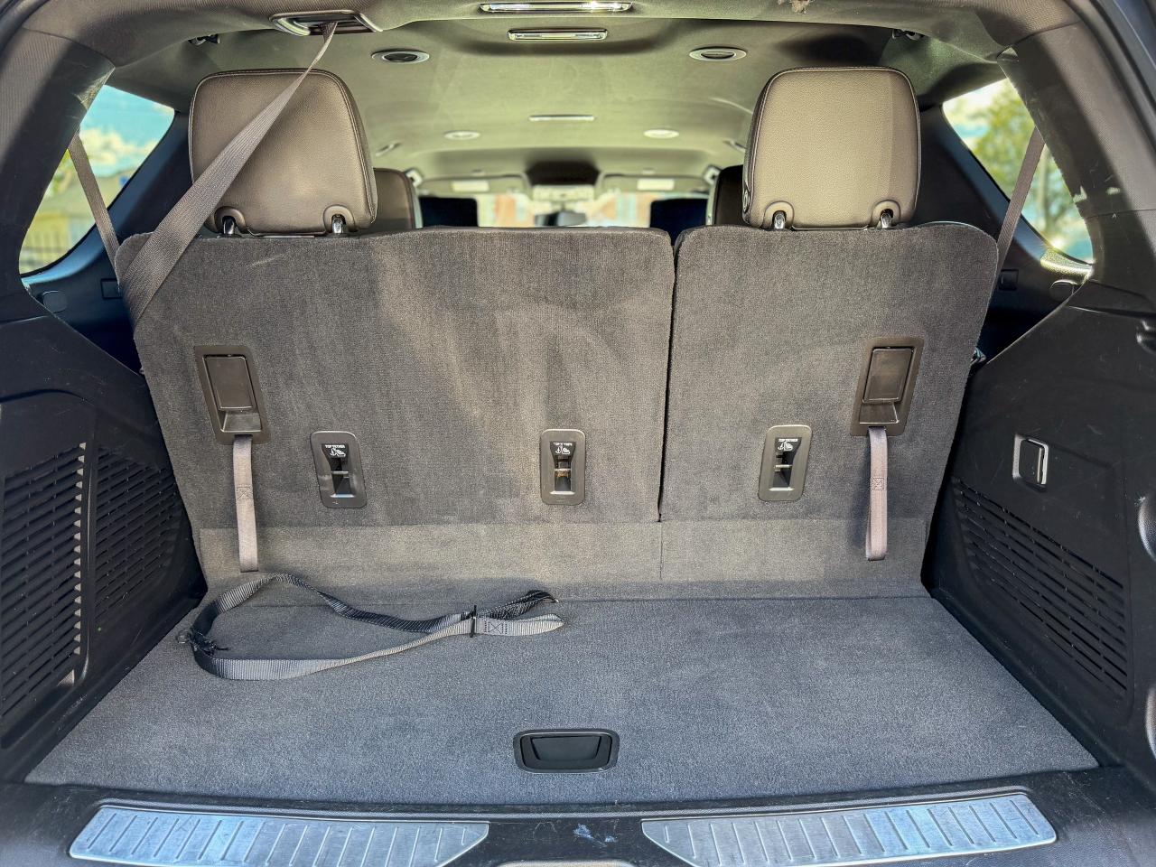 2021 Chevrolet Tahoe Z71/4X4/NAVI/8 PASS/CAMERA/REMOTE/2 DVDS/ 5.3L Photo