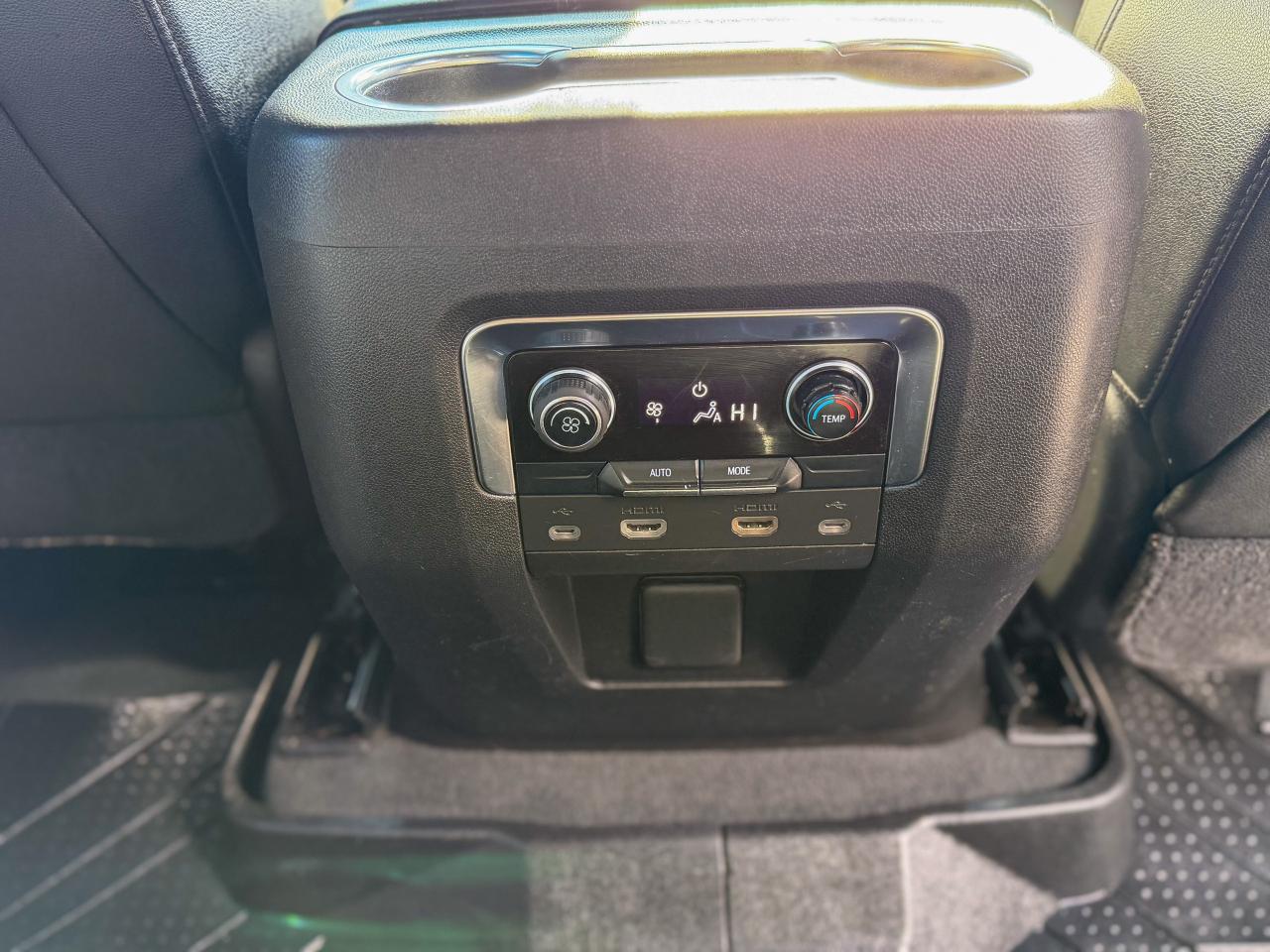 2021 Chevrolet Tahoe Z71/4X4/NAVI/8 PASS/CAMERA/REMOTE/2 DVDS/ 5.3L Photo