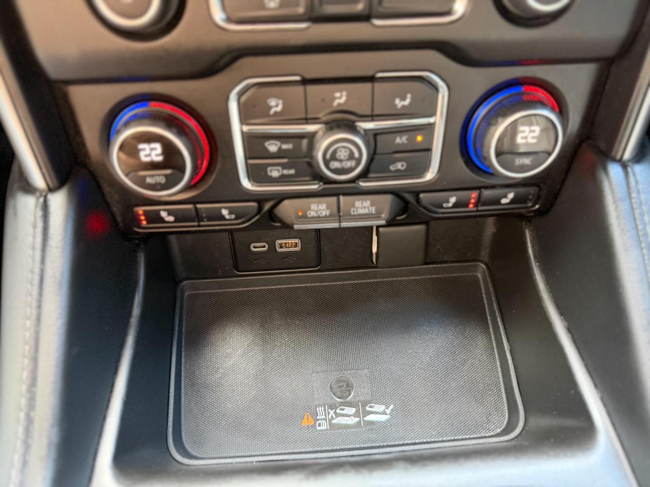 2021 Chevrolet Tahoe Z71/4X4/NAVI/8 PASS/CAMERA/REMOTE/2 DVDS/ 5.3L Photo