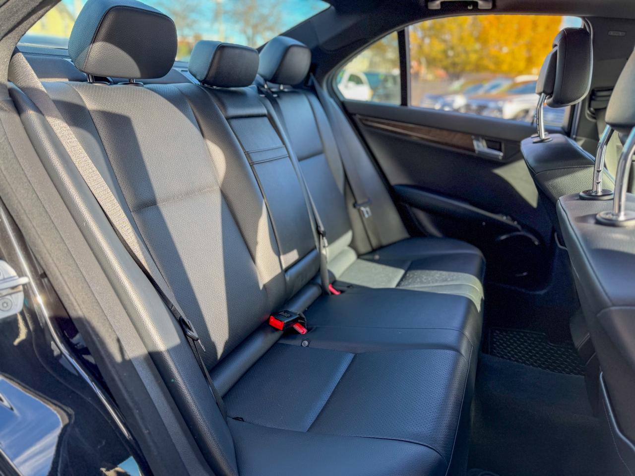 2011 Mercedes-Benz C-Class C300-4MATIC/LOW KM/NAVI/ROOF/NO ACCIDENTS/3.0L Photo