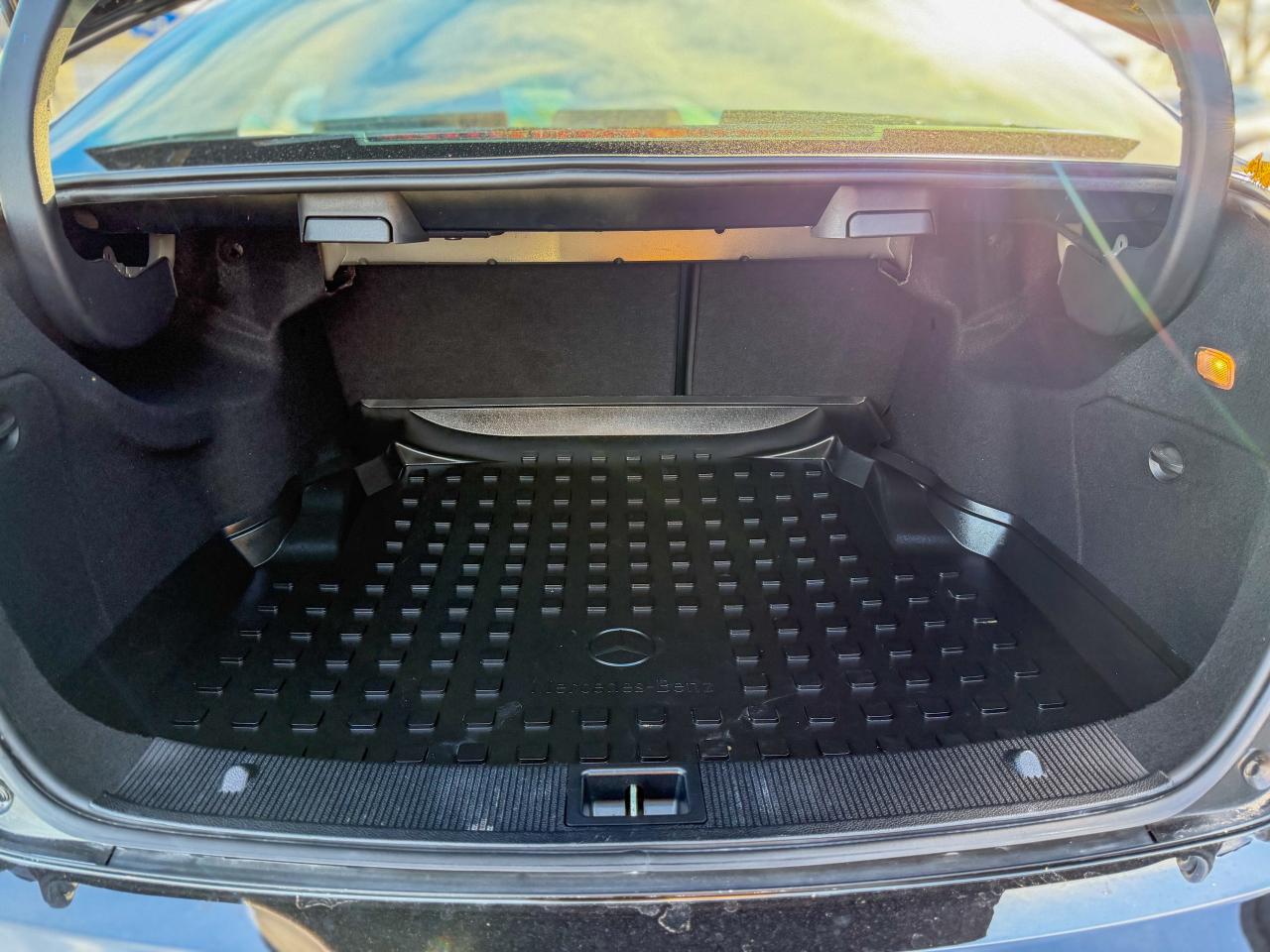 2011 Mercedes-Benz C-Class C300-4MATIC/LOW KM/NAVI/ROOF/NO ACCIDENTS/3.0L Photo