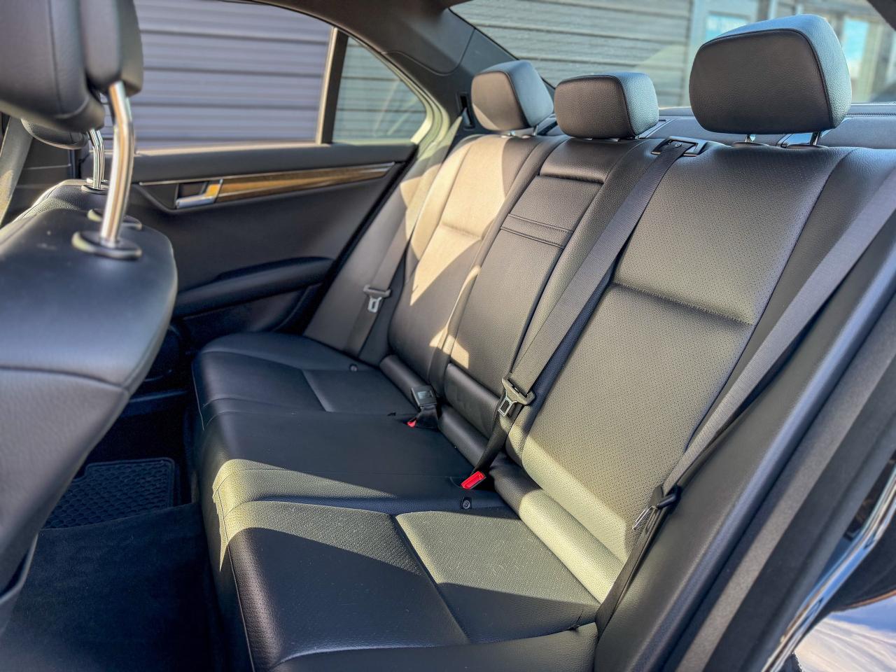 2011 Mercedes-Benz C-Class C300-4MATIC/LOW KM/NAVI/ROOF/NO ACCIDENTS/3.0L Photo