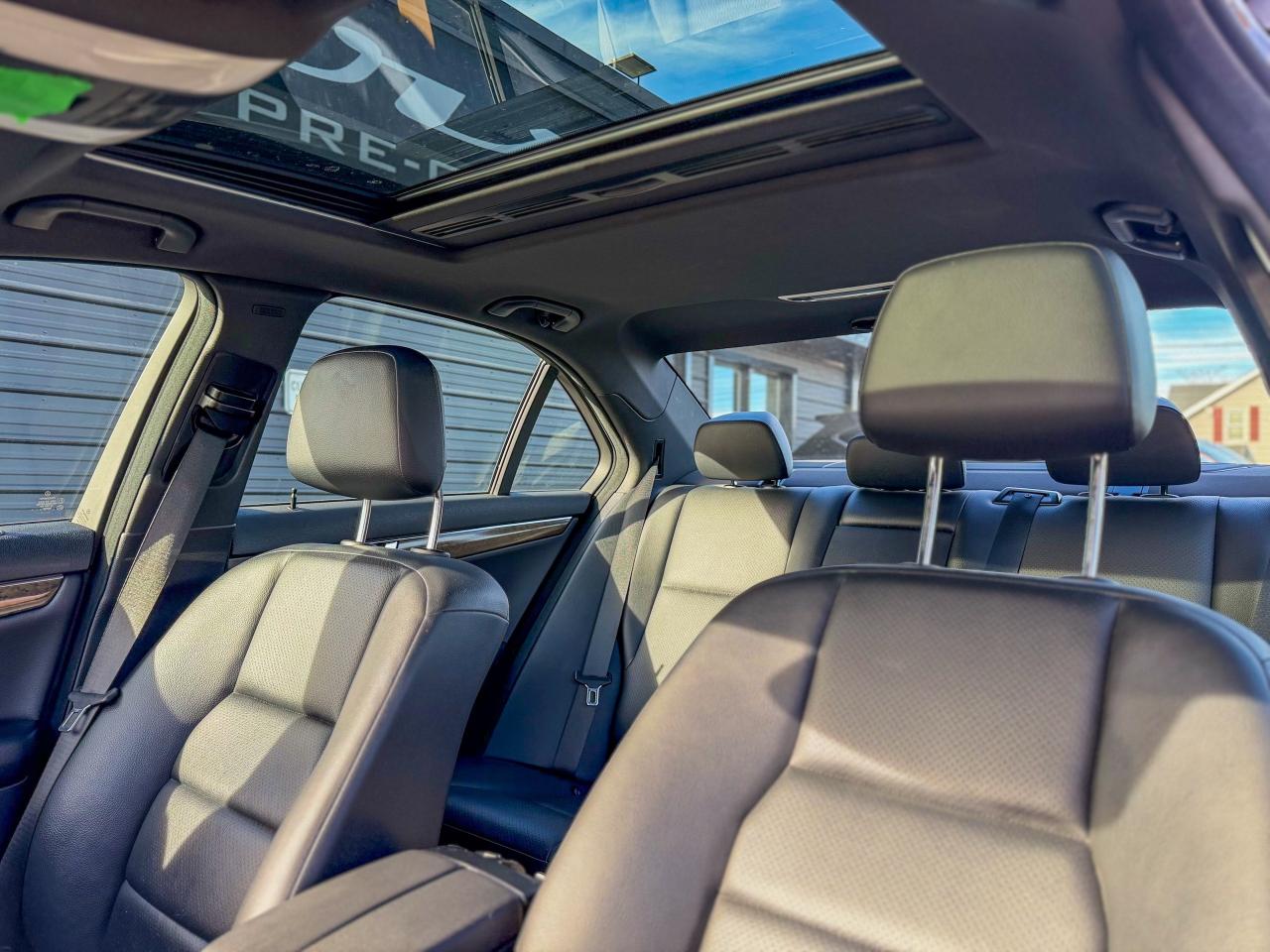 2011 Mercedes-Benz C-Class C300-4MATIC/LOW KM/NAVI/ROOF/NO ACCIDENTS/3.0L Photo