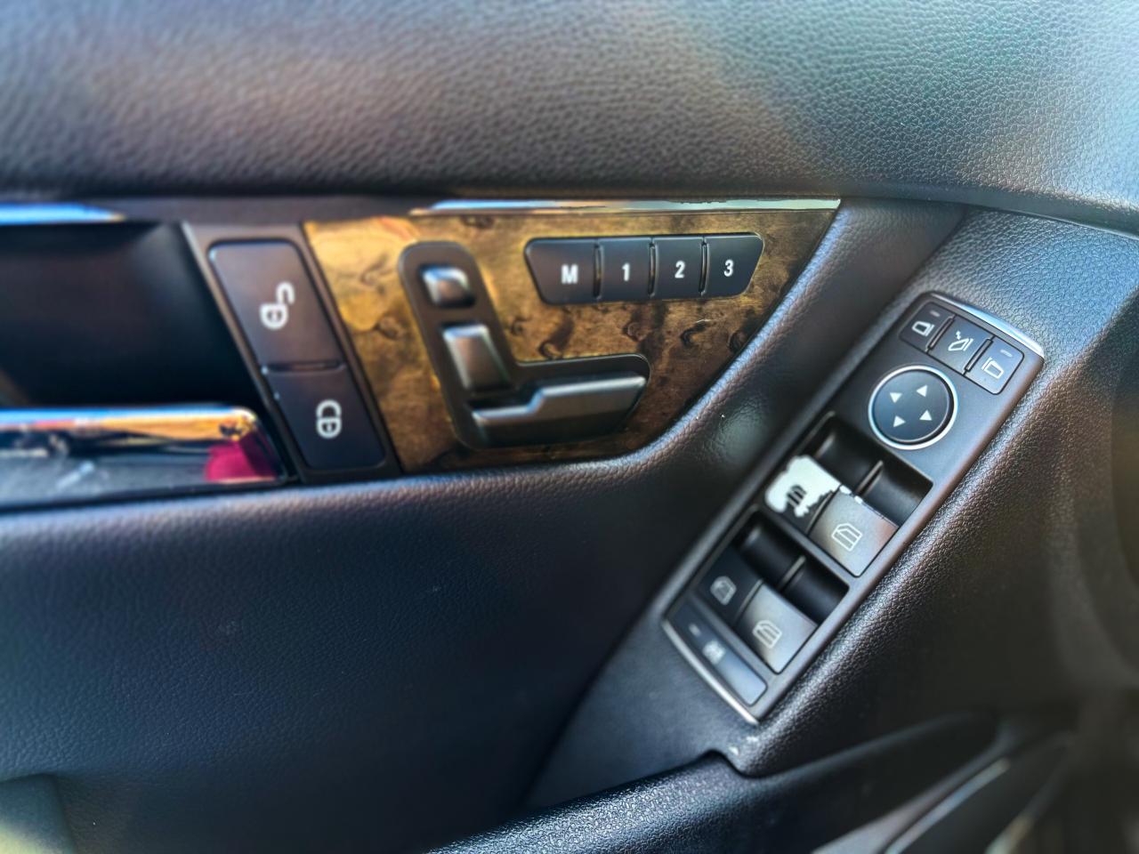 2011 Mercedes-Benz C-Class C300-4MATIC/LOW KM/NAVI/ROOF/NO ACCIDENTS/3.0L Photo