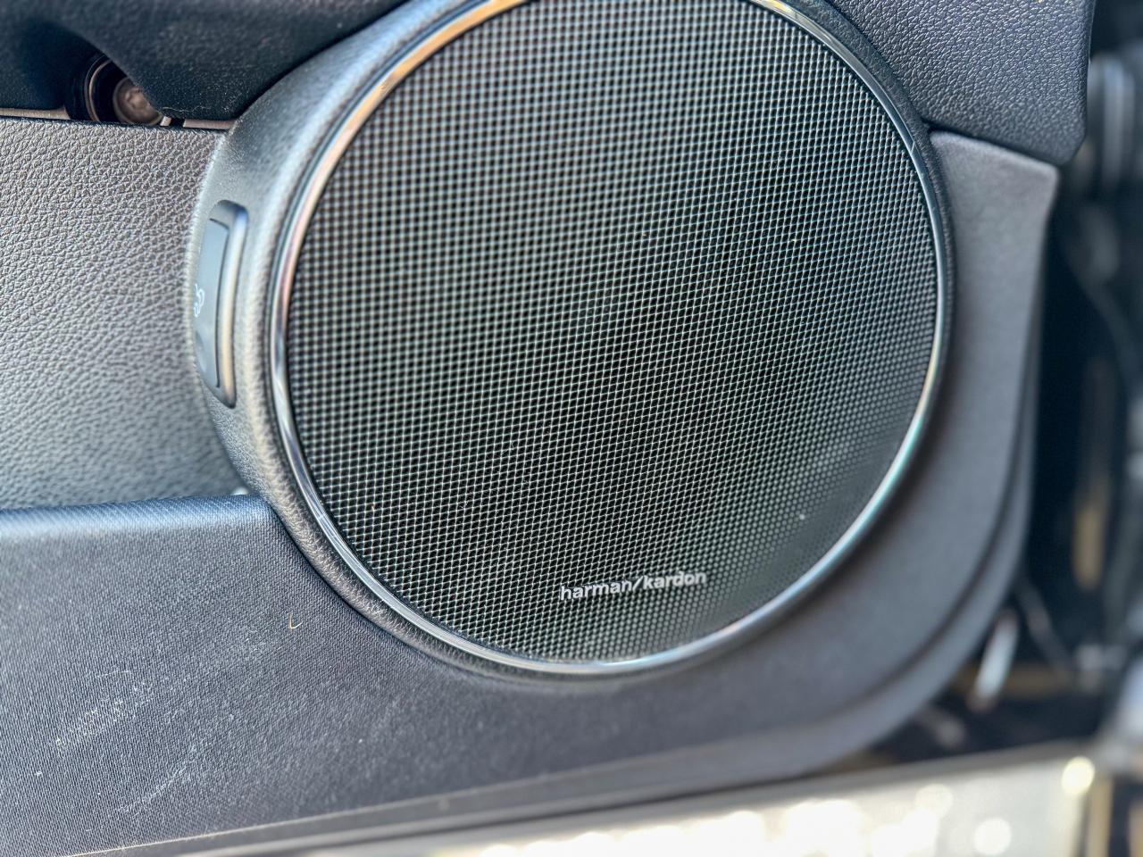 2011 Mercedes-Benz C-Class C300-4MATIC/LOW KM/NAVI/ROOF/NO ACCIDENTS/3.0L Photo