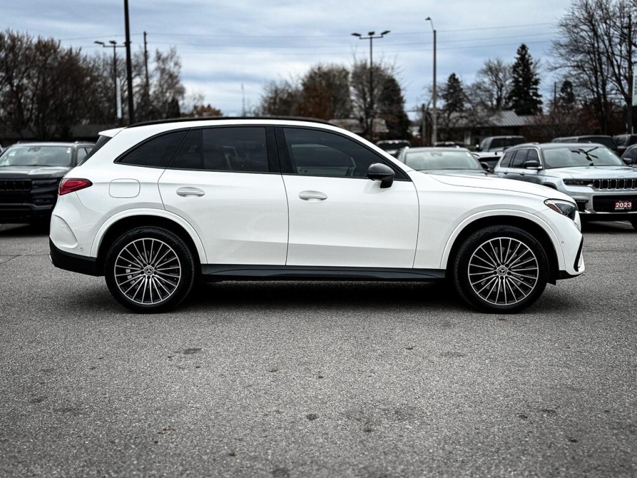 2024 Mercedes-Benz GLC300 AWD   360 CAM   HEATED SEATS   PANO ROOF   20-IN Photo3